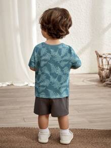 Cozy Pixies Bộ áo ngắn tay và quần short cổ tròn dệt kim mềm mại cho bé trai có họa tiết in hoa và cây, trang phục thường ngày, 2 chiếc - màu xanh lá - Xem 2