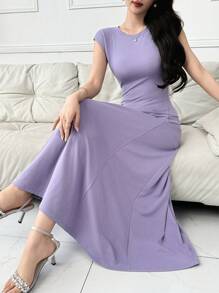 Mulvari Vestido en línea A de color sólido para el verano