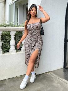 SHEIN EZwear 大码女装夏季至初秋轻薄派对海滩度假时尚休闲性感豹纹印花性感中长连衣裙，胸部褶皱设计，侧开衩，无袖修身连衣裙 - 彩色 - 查看 1
