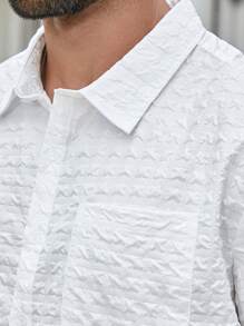Manfinity Homme 男士大尺碼夏季休閒純色短袖鈕扣襯衫和短褲套裝 - 白色 - 查看 3