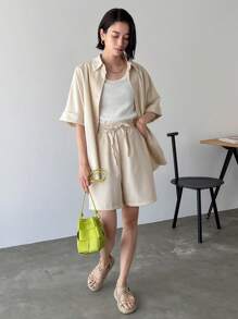 FRIFUL Chemisier boutonné unicolore et short à taille avec cordon de serrage SHEIN X AYA NAKAMACHI