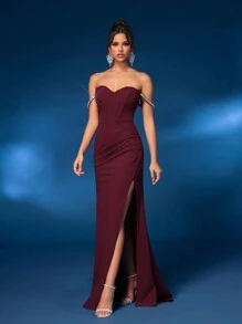 SHEIN Belle 勃艮第红色优雅华丽的勃艮第红色露肩露肩袖，奢华珍珠钻石链设计，弹力针织水钻珍珠缀饰上衣，胸罩杯和罗纹褶皱设计，鱼尾下摆开衩，适合婚礼活动、单身派对、度假、毕业季、舞会晚宴礼服（重工业） - 酒紅色 - 查看 6