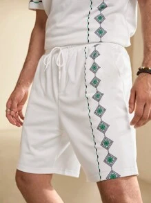 Manfinity Homme 男士夏季度假幾何紋短袖圓領休閒T恤和束腰短褲套裝 - 彩色 - 查看 5