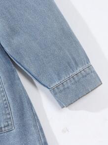 Cazadora de mezclilla casual y de moda para adolescentes, con un corte holgado y cinturón de cintura
