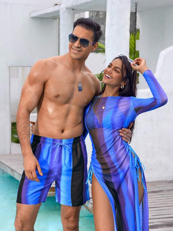 Manfinity Pantaloni scurți de plajă pentru bărbați, cu dungi, imprimați și șnur, cu picior larg, pentru vacanță (croială cu model aleatoriu), costum de baie asortat pentru cupluri, hawaian