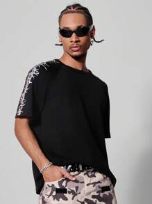 Manfinity Roghcode Men's Summer Thorn Print Round Neck Short Sleeve Knit Casual Top - Black - View 1