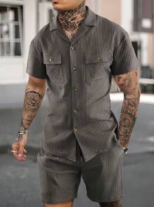 Manfinity Homme 純色前扣短袖襯衫和束口口袋短褲，休閒夏日套裝 - 深灰色 - 查看 7