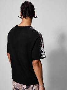 Manfinity Roghcode Men's Summer Thorn Print Round Neck Short Sleeve Knit Casual Top - Black - View 2
