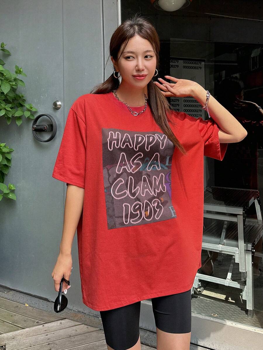 DAZY Women's Summer Loose Fit Casual T-Shirt With Slogan Print, Round Neck And Drop Shoulder Sleeves, HAPPY AS A CLAM 1903 Graphic Tee Oversized T-Shirt - Red - View 1