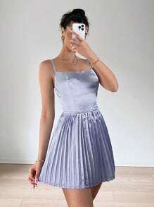SHEIN EZwear Robe d'été pour femmes avec bretelles plissées élégantes de couleur unie