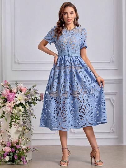 Women's Round Neck Short Sleeve Blue Water-Soluble Flower Hollow Waisted Midi Dress