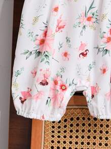 Baby Girl Summer New Embroidered Romper With Lovely Pattern, White Ditsy Floral Patchwork Knit Peter Pan Collar Jumpsuit, Suspender Shorts With Short Sleeves, Lightweight - Pink - View 4