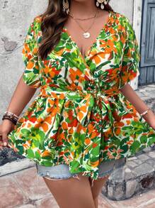 Breezaya Blouse avec manches papillon et imprimé intégral Plus ceinturée avec motif papillon
