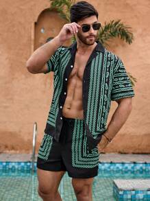 Manfinity Swimmode 男士幾何印花襯衫和束腰短褲沙灘套裝 - 黑色 - 查看 3