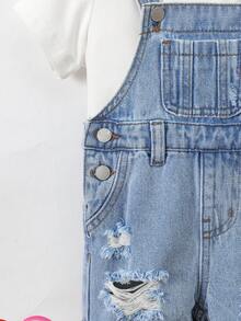 SHEIN 寶寶女孩舒適輕洗牛仔背帶短褲連體褲，具有破損細節和捲邊袖口的休閒風格，適用於度假夏季裝