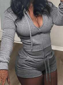 Slaydiva 2 pièces Set : Streetwear décontracté Femme Grise Shorts Moulants Avec Capuche Et Fermeture Éclair Avant