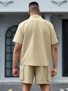 Manfinity Homme 男士夏季翻盖细节休闲衬衫和短裤套装，适合日常穿着 - 卡其色 - 查看 2