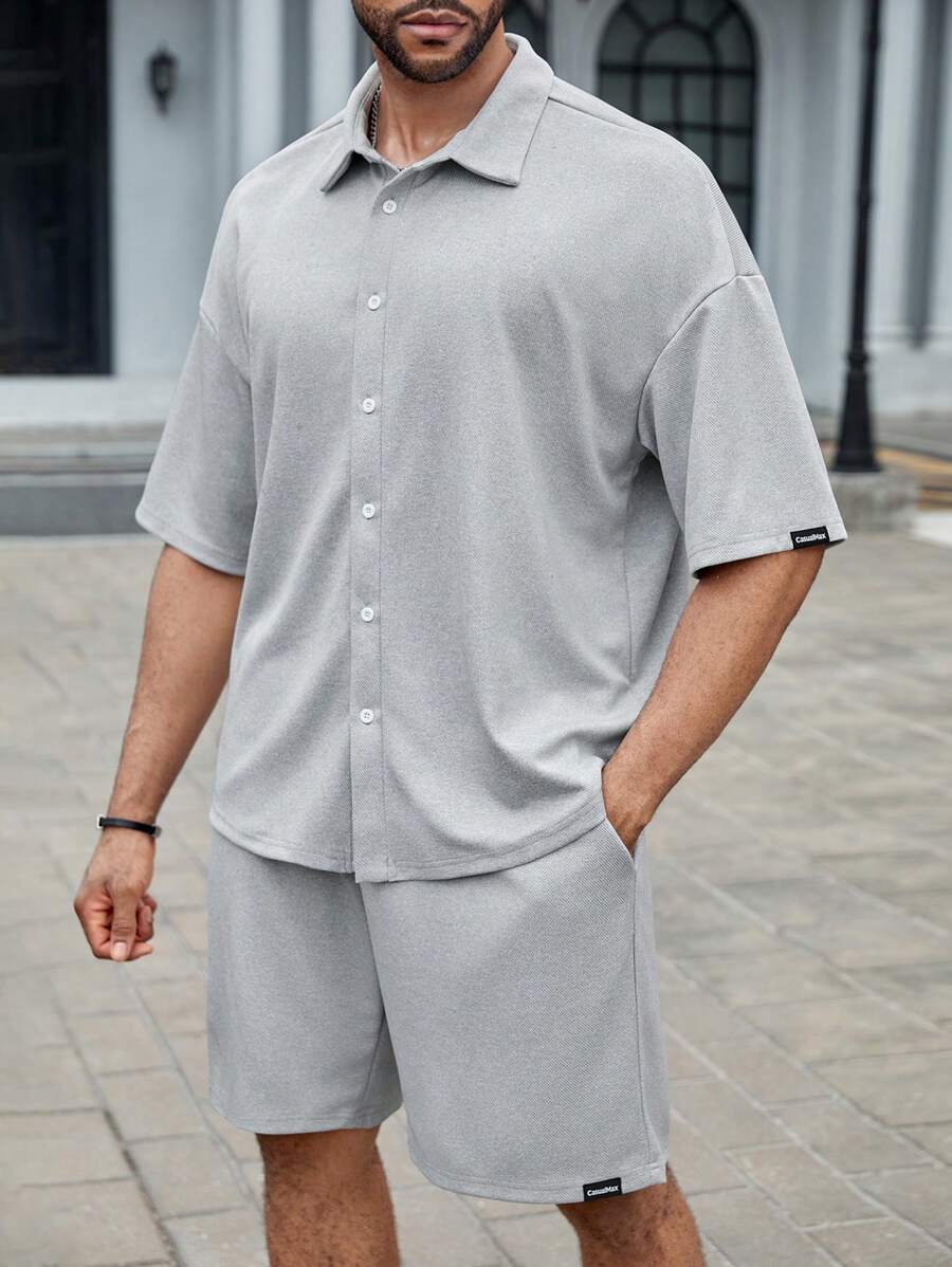 Manfinity Homme 男士字母圖形下垂肩襯衫和短褲 - 淺灰色 - 查看 1