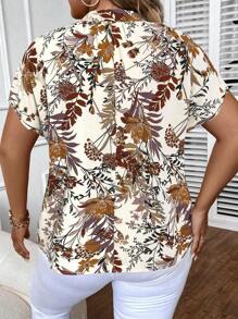 Plus Size Women's Leaf Print Notched Collar Blouse For Summer