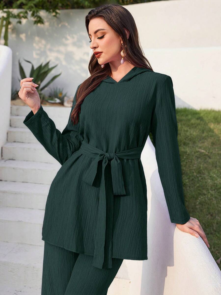 Mulvari Top y pantalones sólidos con capucha y cinturón - Verde Oscuro - Ver 1
