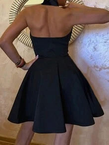 SHEIN SXY 露背大A字型Halter領連衣裙 - 黑色 - 查看 2