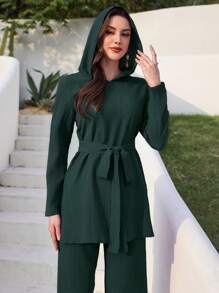 Mulvari Top y pantalones sólidos con capucha y cinturón - Verde Oscuro - Ver 6