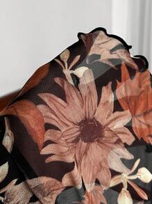 SHEIN ICON Plus Size Vintage Plant & Floral Mesh Print Triangle Scarf Hem Pleated Camisole Neck-Hanging Camisole
