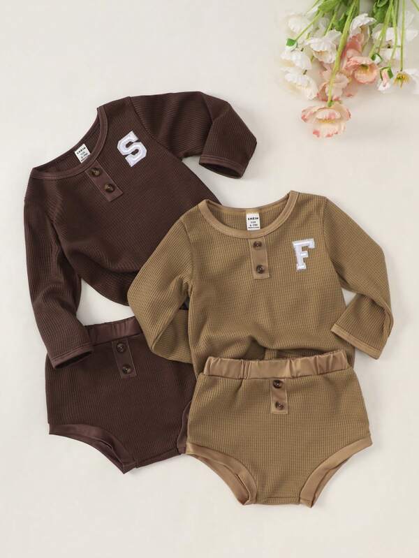Conjunto de 2 piezas para bebé niño con top de manga larga y pantalón triangular con estampado de letras simples