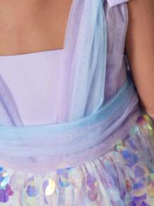 年輕女孩的甜美時髦無袖編織網紗裙,適合日常穿著