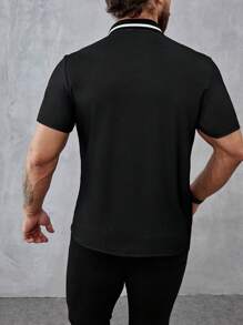 Manfinity Mode 男士字母圖形雙色撞色Polo衫 - 黑與白 - 查看 2