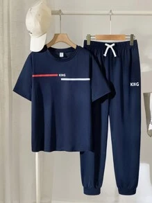SHEIN 2入組少年男孩鬆身休閒英文字印花T恤和針織口袋長褲套裝，簡約百搭日常穿搭 - 藍色 - 查看 5