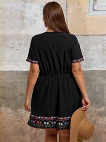 SHEIN VCAY Váy nghỉ lễ mùa hè in họa tiết Mexico cổ chữ V cỡ lớn - màu đen - Xem 2