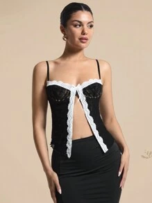 SHEIN BAE Damen Sommer romantisches Spitzentrim Schleife Kami Top, vielseitig für Strandurlauben, Date Nights, Straßenmode, Konzertoutfit, ärmelloses Kami Top