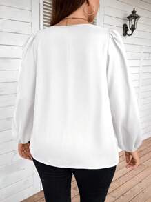 SHEIN Clasi Blusa verde con mangas de linterna y escote redondo con ojal talla grande grande en el cuello - Blanco - Ver 2