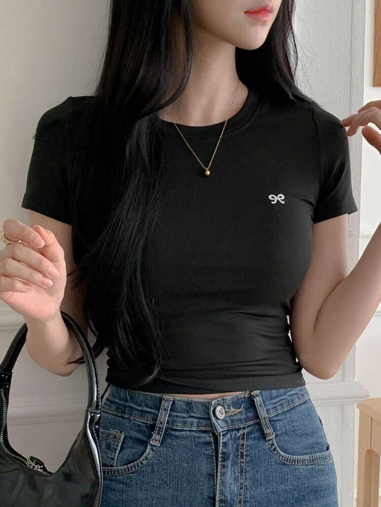 Tee-shirt à manches courtes avec broderie de nœuds