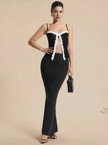 SHEIN BAE Damen Sommer romantisches Spitzentrim Schleife Kami Top, vielseitig für Strandurlauben, Date Nights, Straßenmode, Konzertoutfit, ärmelloses Kami Top