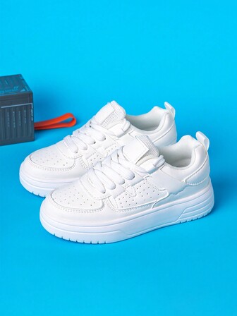 儿童春秋时尚纯色皮革运动鞋，系带时尚运动鞋，内部轻便柔软舒适，适合日常穿着、返校季节、校园学生鞋