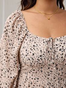 SHEIN Frenchy 加大卡其色碎花长袖开叉大腿方领连衣裙，秋季女装，约会之夜 - 彩色 - 查看 4