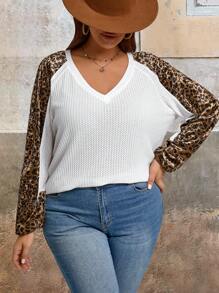 SHEIN VCAY Leopardenmuster Raglan-Ärmel Tee in Große Größen