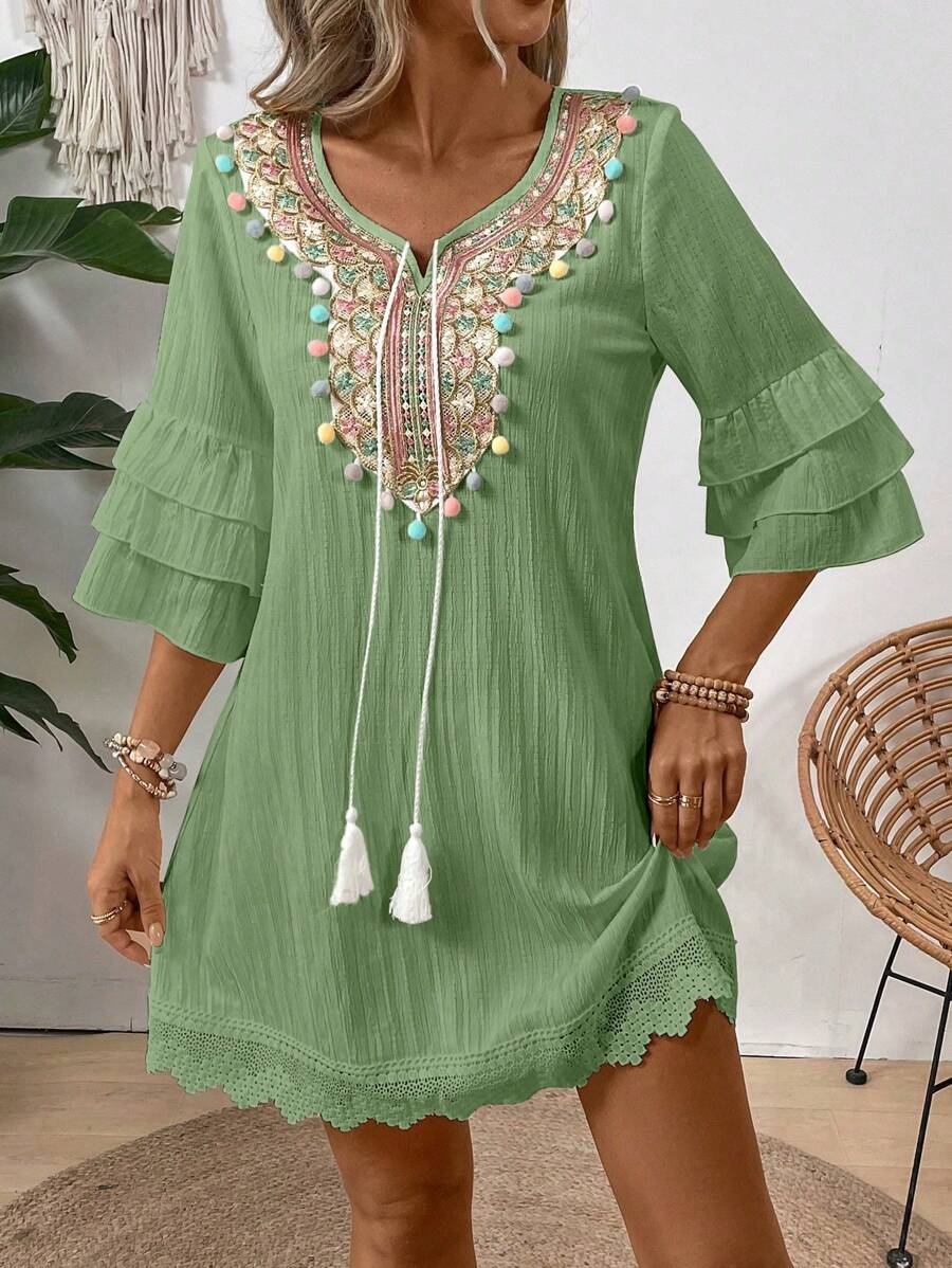 Breezaya 花卉刺绣流苏系带分层袖子绒球装饰连衣裙度假海滩装女式 - 軍綠色 - 查看 1