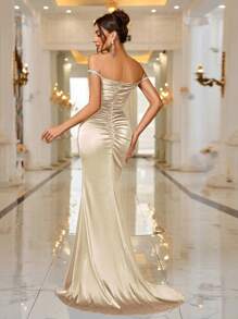 Robe de soirée fendue haute avec épaules dégagées, printemps/été | Mode ...