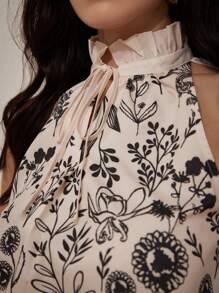 Chiquease Minimalist Floral Print Sleeveless Blouse With V-Neckline, Tie Fastening And Frill Detailing - Multicolor - View 2