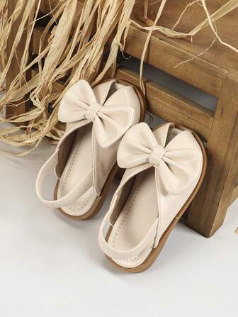 Sandalias de diseño de doble flor para niñas pequeñas/infantes, suaves y cómodas con características antideslizantes y a prueba de agua y parte superior transpirable, nuevo estilo para el verano