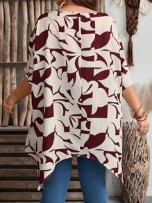 EMERY ROSE Blusa de túnica con mangas murciélago y estampado completo en tallas grandes - Burdeos - Ver 2