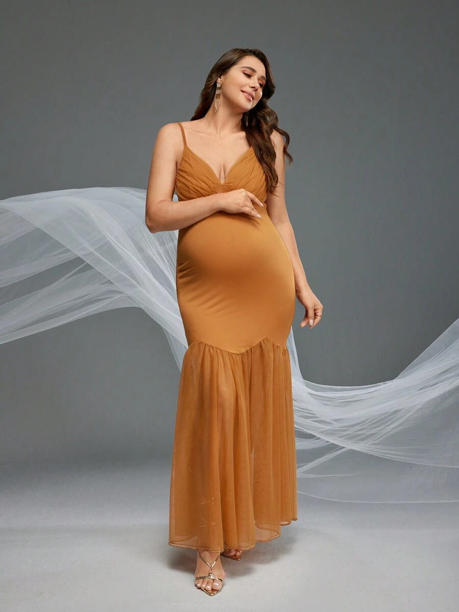 SHEIN Maternity Photoshoot Solid Mermaid Hem Cami Dress - Rust Brown - View 1