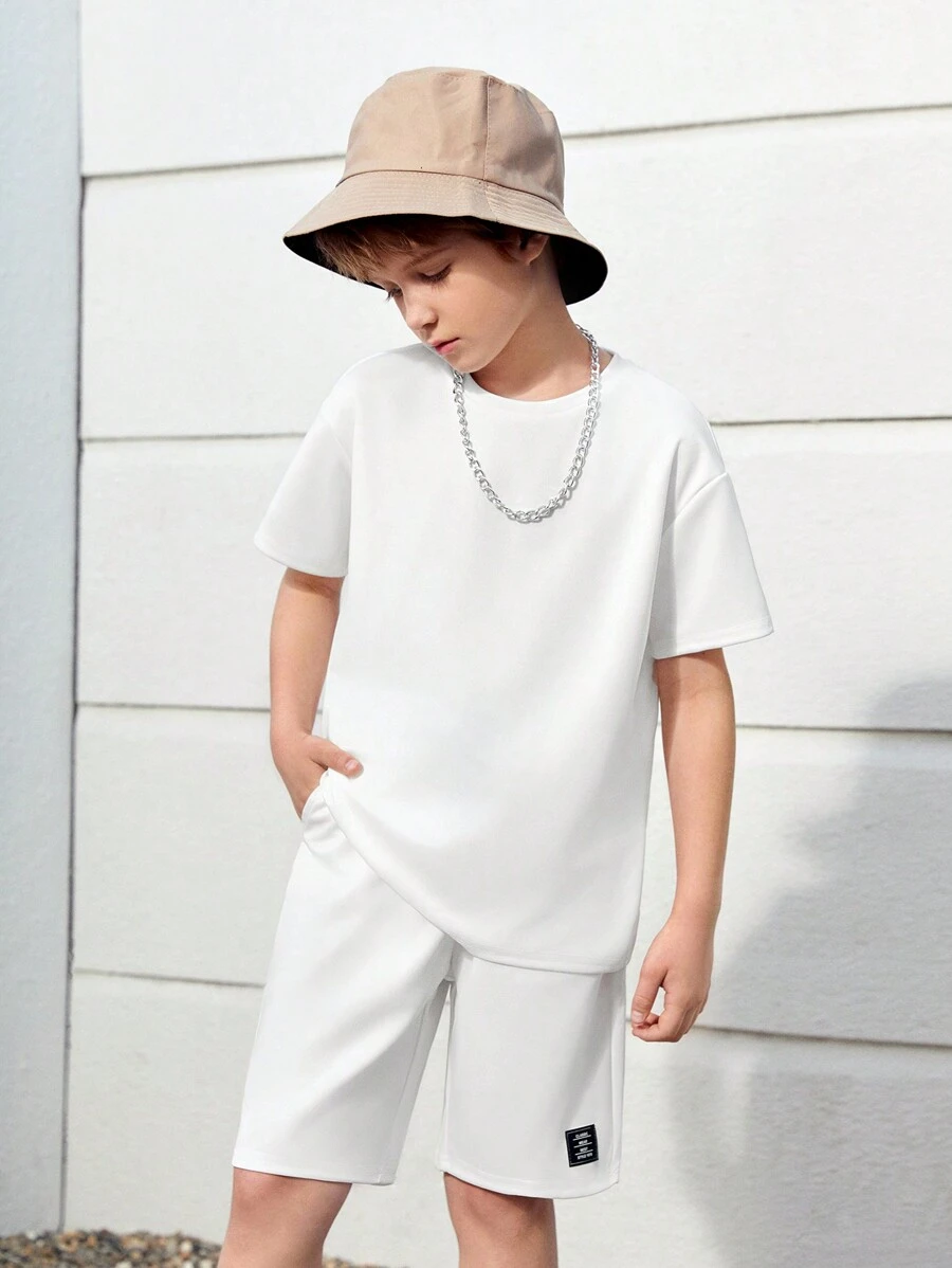 SHEIN Tween Boy Drop Shoulder Tee & Drawstring Waist Shorts With Chain Necklace - White - View 1