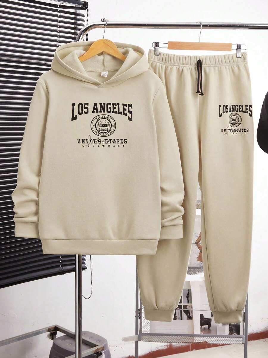 SHEIN 2入組青少年男孩休閒連帽毛絨衫和英文字樣印花運動褲,適用於秋季,冬季,保暖,大學,家居,日常,運動,簡約實用 - 卡其色 - 查看 1