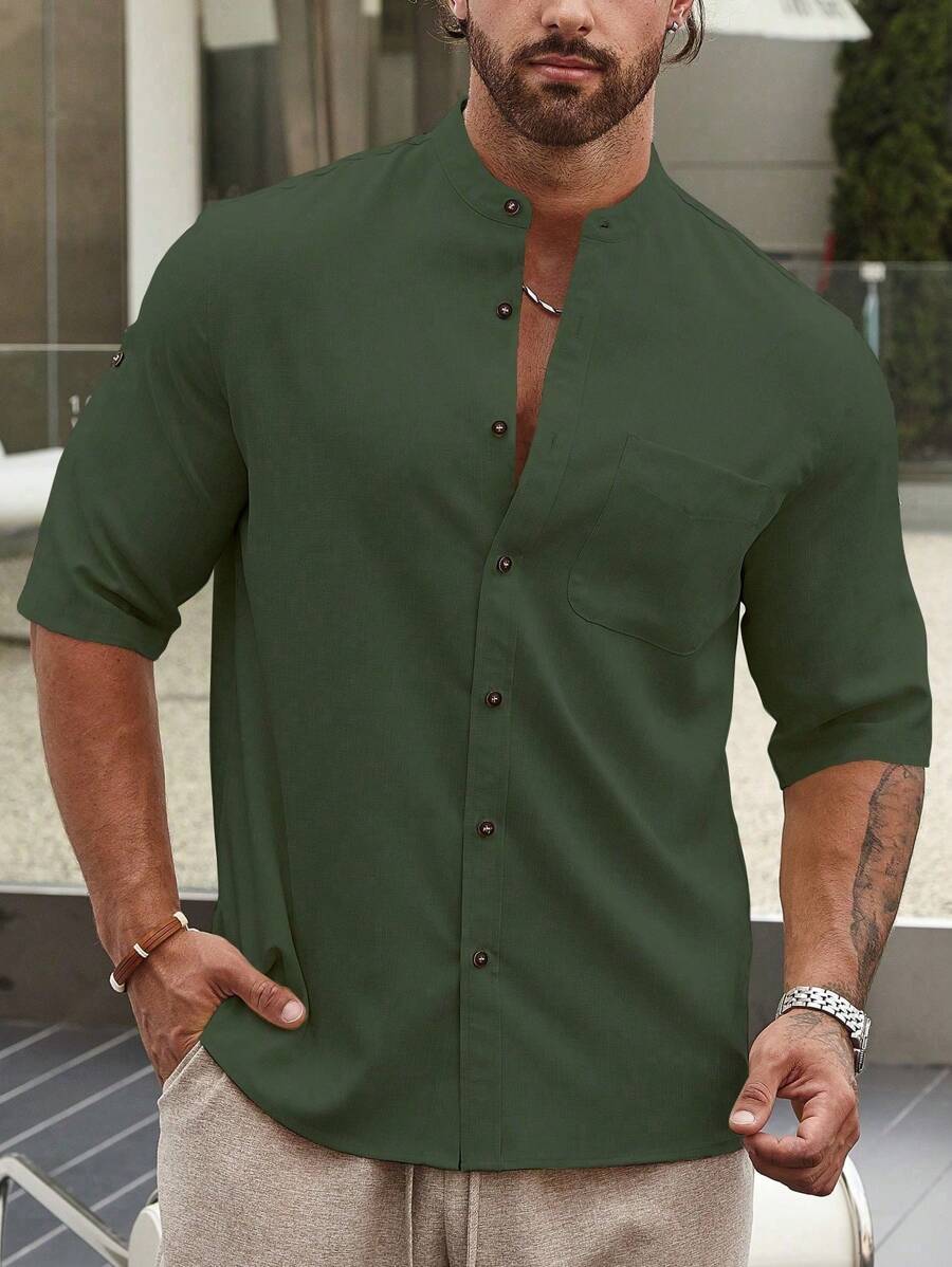 Manfinity Homme Loose-Fit Men's Solid Button-Up Shirt With Pocket Patch - Green - View 1