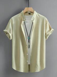 Manfinity Homme Camisa de botones sólida para hombre, ideal para el verano - Mostaza Amarilla - Ver 1