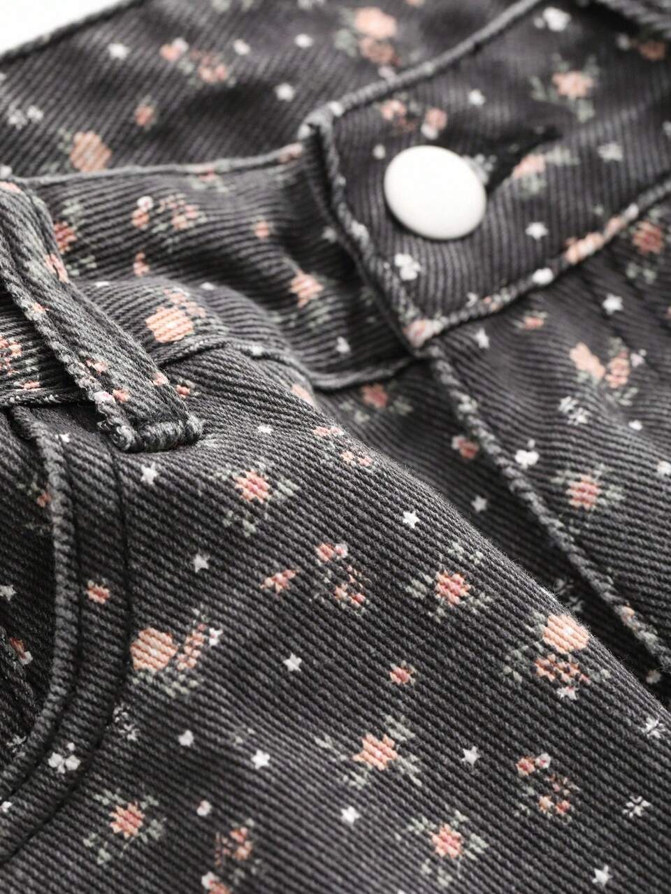 Ditsy Floral Print Denim Shorts Jorts
